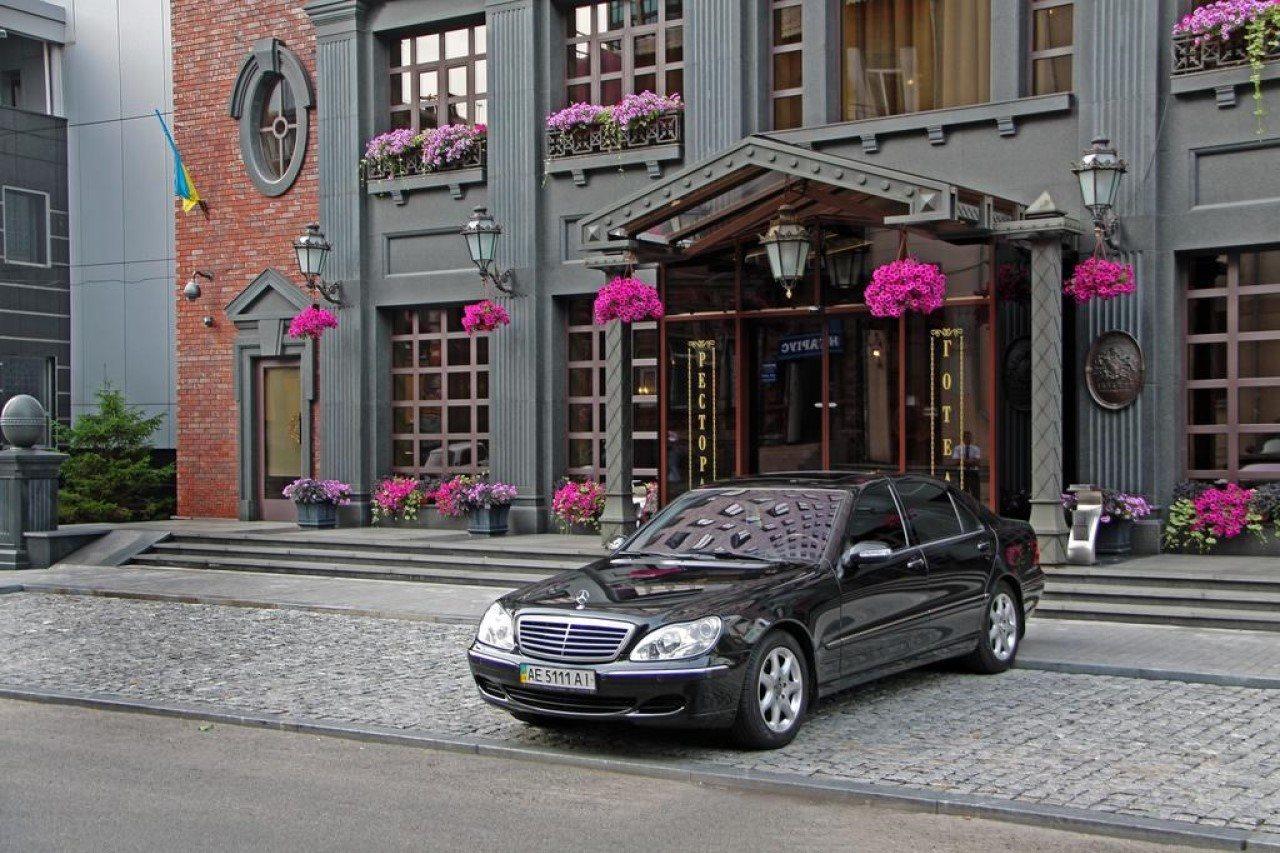 Axelhof Boutique Hotel Dnipro Exterior photo